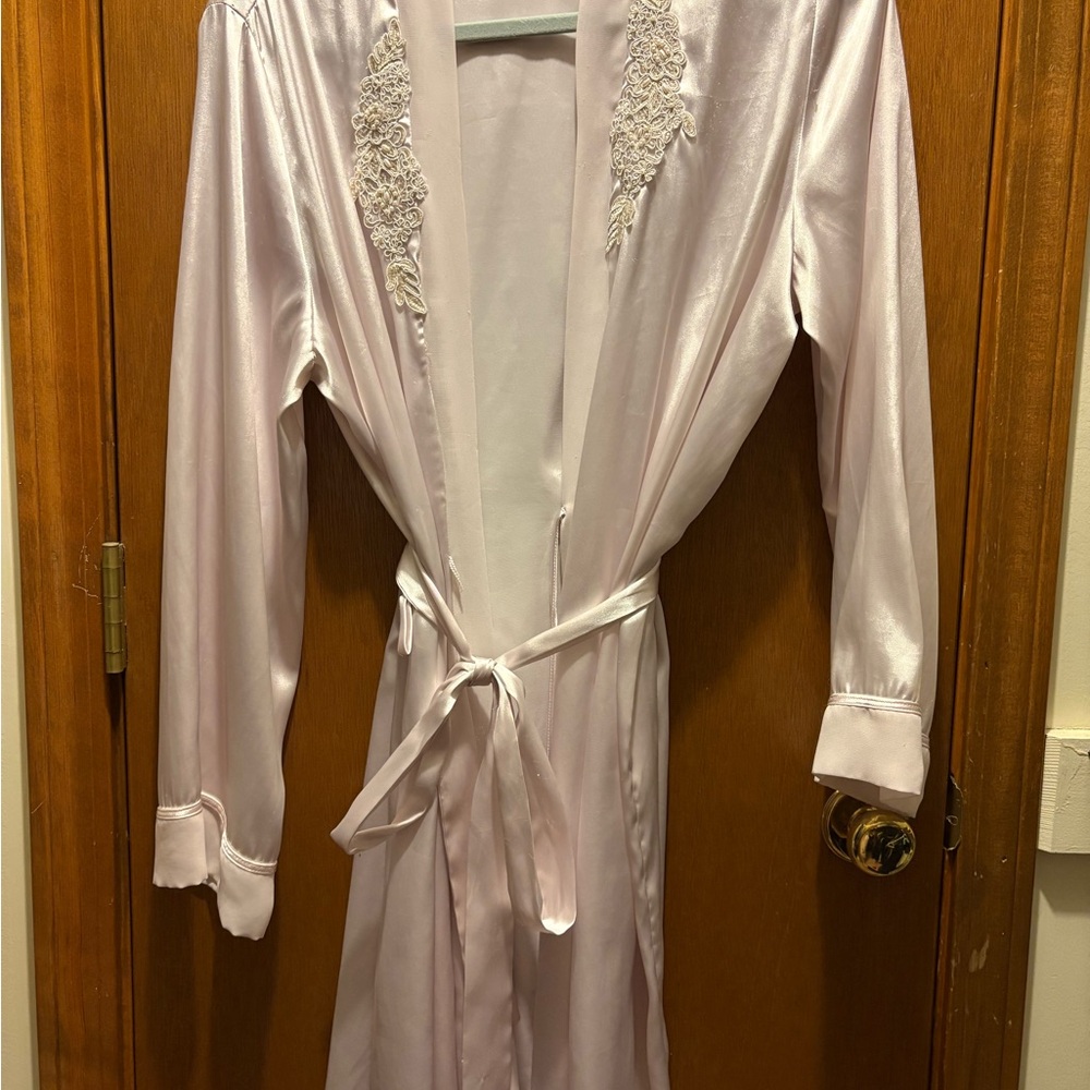 Elegant Satin Lace Trim Robe - Light Pink